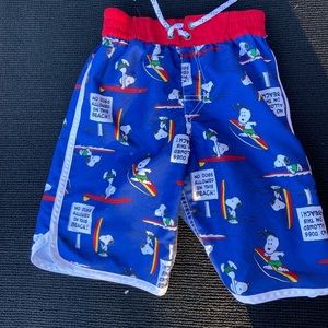 Hanna Andersson Peanuts swim trunks - size 110